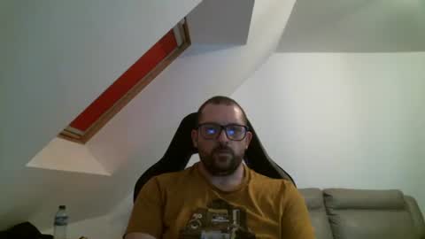 Snapshot of malou2927 chatting on May 3, 8:37 pm breton online show from May 3, 8:37 pm