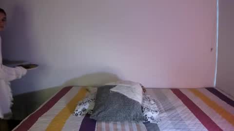 instagram  nueela   online show from November 29, 8:56 pm