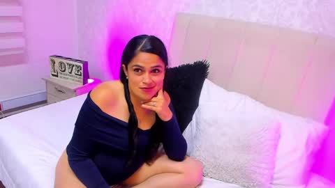 Snapshot of malurivers chatting on April 22, 4:04 am Milu online show from April 22, 4:04 am