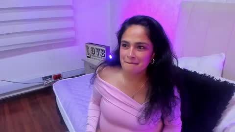 Snapshot of malurivers chatting on April 29, 5:00 am Milu online show from April 29, 5:00 am