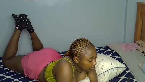 mama_pussie online show from December 5, 12:25 pm