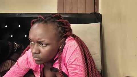 Snapshot of mamaapussy chatting on September 22, 6:15 am mamaa online show from September 22, 6:15 am