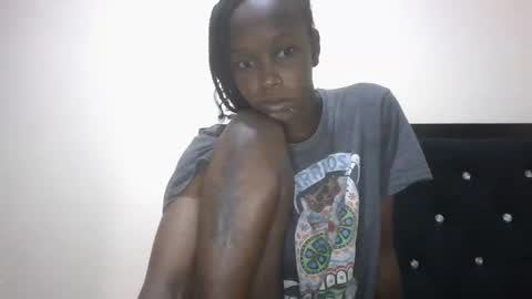 Snapshot of mamaapussy chatting on October 22, 1:33 pm mamaa online show from October 22, 1:33 pm