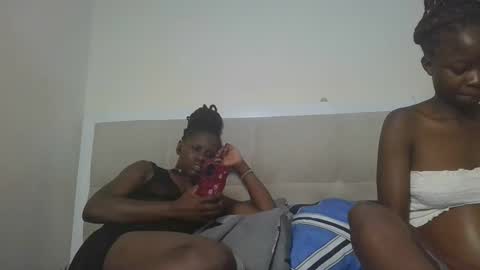 mamaa online show from March 11, 5:52 pm