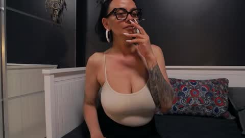 Snapshot of mamasitasexy79 chatting on April 22, 8:21 pm ioana love online show from April 22, 8:21 pm