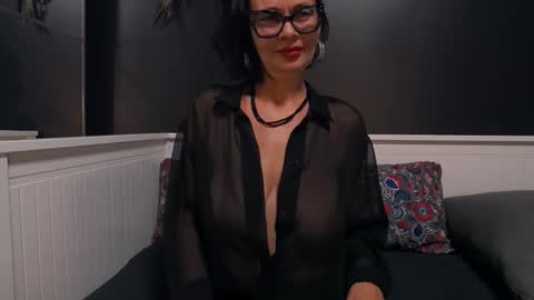 Snapshot of mamasitasexy79 chatting on May 21, 9:11 pm ioana love online show from May 21, 9:11 pm