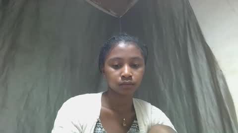 mamieriela online show from April 18, 6:06 am