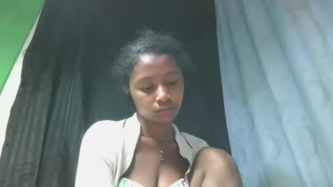 mamieriela online show from April 23, 2:41 pm