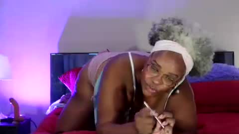 Snapshot of mamigilf66 chatting on July 8, 1:21 am mamigilf66 online show from July 8, 1:21 am