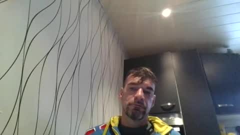 Snapshot of man_from_geaven chatting on February 19, 11:49 am man_from_geaven online show from February 19, 11:49 am