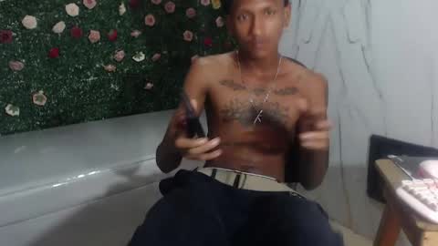 Snapshot of man_sant11 chatting on June 5, 5:07 pm man_sant11 online show from June 5, 5:07 pm