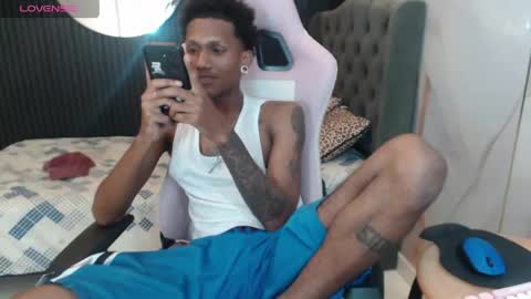 Snapshot of man_sant11 chatting on June 9, 6:08 pm man_sant11 online show from June 9, 6:08 pm