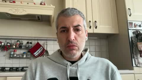 manager82 online show from February 9, 9:02 am