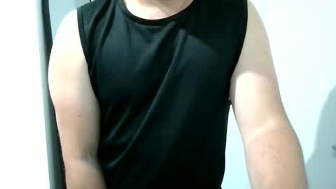 Snapshot of manbroadcasting001 chatting on April 21, 12:11 pm manbroadcasting001 online show from April 21, 12:11 pm