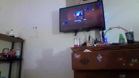 Snapshot of mandilube39 chatting on January 25, 9:47 am mindy22 online show from January 25, 9:47 am