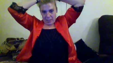 Snapshot of mandilube39 chatting on April 30, 8:31 am mindy22 online show from April 30, 8:31 am
