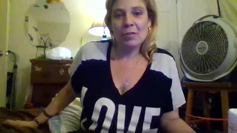 Snapshot of mandilube39 chatting on May 6, 1:14 am mindy22 online show from May 6, 1:14 am