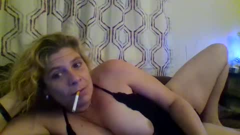 Snapshot of mandilube39 chatting on June 4, 6:52 am mindy22 online show from June 4, 6:52 am