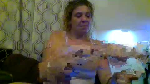 Snapshot of mandilube39 chatting on June 11, 9:29 am mindy22 online show from June 11, 9:29 am