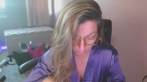 Snapshot of mandybabyxxx chatting on May 1, 6:45 pm MandyBabyXXX online show from May 1, 6:45 pm