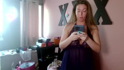 Snapshot of mandybabyxxx chatting on May 10, 5:51 pm MandyBabyXXX online show from May 10, 5:51 pm