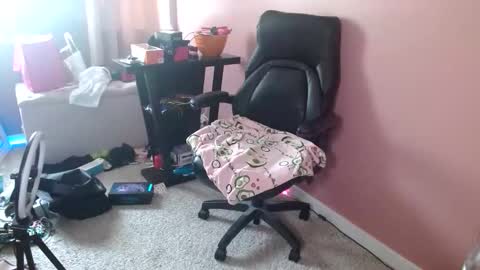Snapshot of mandybabyxxx chatting on May 17, 7:43 pm MandyBabyXXX online show from May 17, 7:43 pm