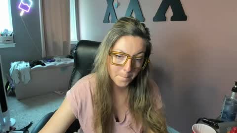 Snapshot of mandybabyxxx chatting on July 28, 10:53 pm MandyBabyXXX online show from July 28, 10:53 pm