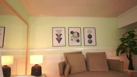 Mandy Collins online show from April 7, 11:32 am