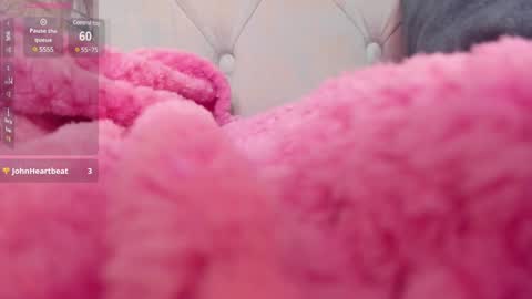 Snapshot of mandyminx66 chatting on December 18, 10:46 pm Mandy Val online show from December 18, 10:46 pm