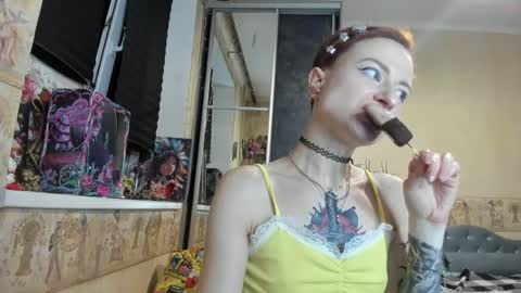 Snapshot of mandyshine chatting on May 17, 5:09 pm Mandy online show from May 17, 5:09 pm