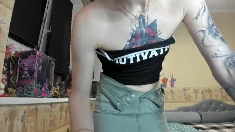 Snapshot of mandyshine chatting on May 19, 4:35 pm Mandy online show from May 19, 4:35 pm