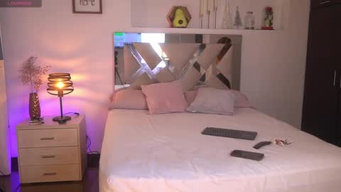   online show from February 28, 4:42 pm