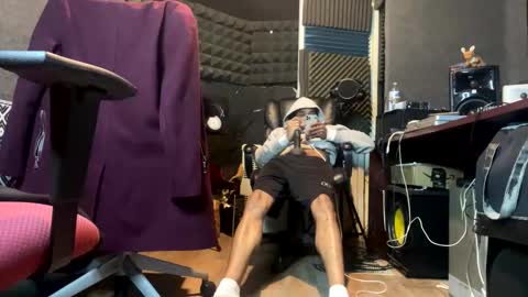 Mani4sexy online show from February 4, 9:20 pm