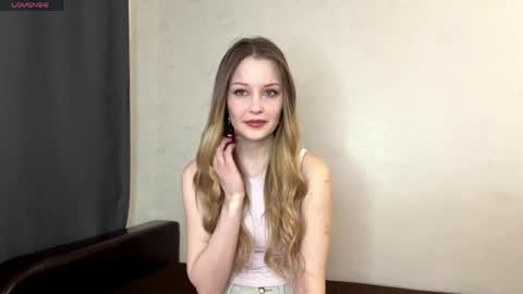 Snapshot of maniemarchitto chatting on April 9, 4:23 am Hey there my name is Sarah online show from April 9, 4:23 am