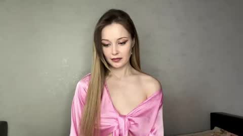 Snapshot of maniemarchitto chatting on April 23, 2:19 pm Hey there my name is Sarah online show from April 23, 2:19 pm