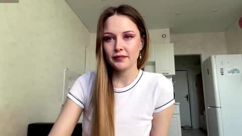 Snapshot of maniemarchitto chatting on May 17, 1:29 pm Hey there my name is Sarah online show from May 17, 1:29 pm