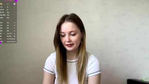 Snapshot of maniemarchitto chatting on May 20, 6:30 am Hey there my name is Sarah online show from May 20, 6:30 am