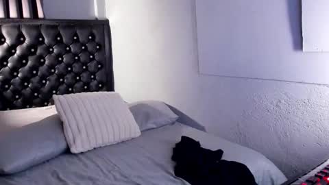 Snapshot of manofyour_lustxx chatting on December 13, 8:14 pm MR. JAY online show from December 13, 8:14 pm