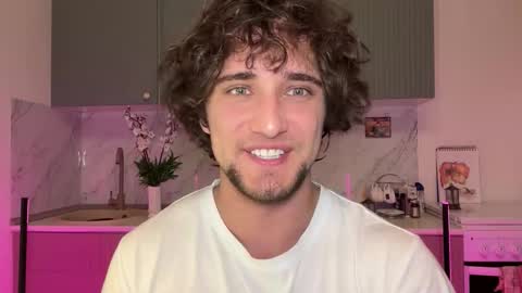 Snapshot of manolein chatting on October 16, 10:11 pm manolein online show from October 16, 10:11 pm