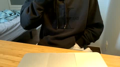 manu97k online show from December 22, 12:02 pm