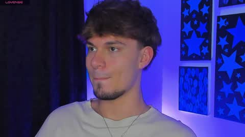  independent model online show from April 21, 3:02 am