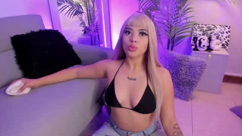 Manu Velez  online show from December 30, 1:58 pm