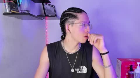 Manuel online show from November 12, 11:36 pm