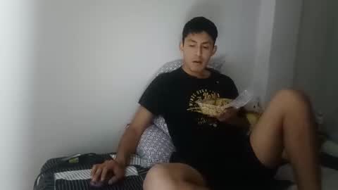 Snapshot of manucurve chatting on October 1, 2:06 am manucurve online show from October 1, 2:06 am