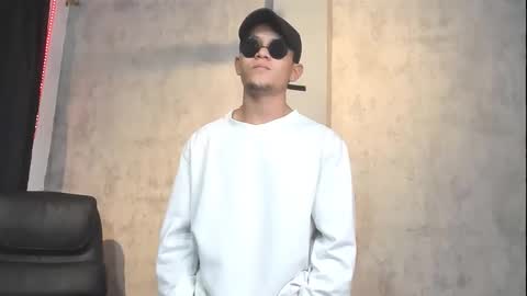 Manuel online show from November 6, 4:24 am