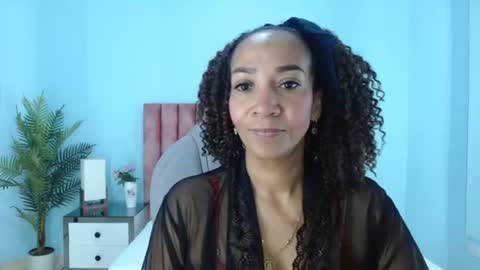 Snapshot of manuela_giraldo_ chatting on July 25, 12:14 pm Manuela Giraldo online show from July 25, 12:14 pm