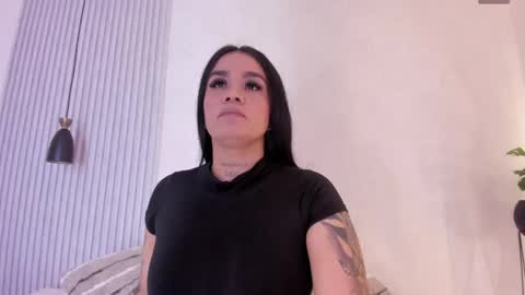 manuela_montes_ online show from April 29, 11:25 am