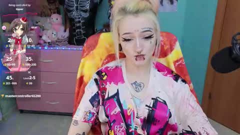 Manuela online show from February 8, 8:34 pm