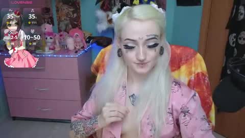 Manuela online show from May 24, 8:58 pm