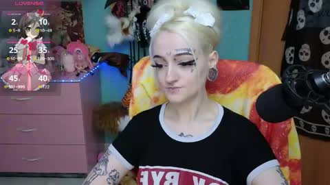 Manuela online show from May 25, 9:21 pm